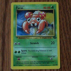 Vintage Pokemon 1999 "Paras" Trading/Playing Card
